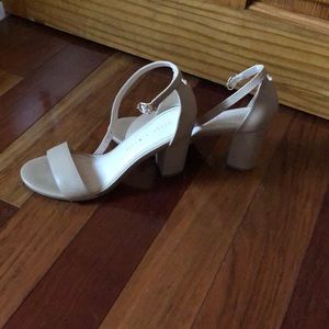 The hailee Kelly and Katie block heel